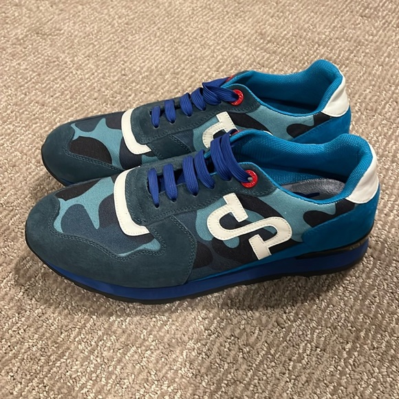 Oops France - Picture 1 of 5